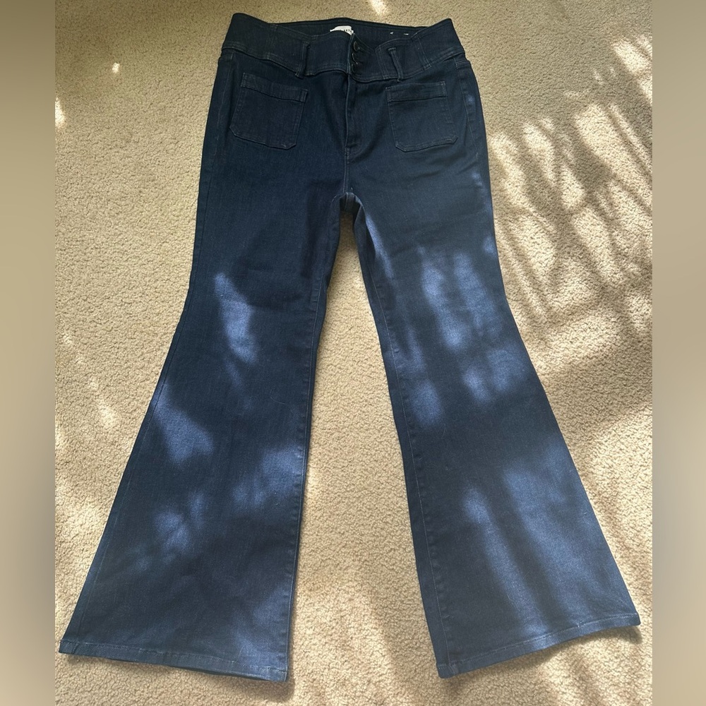 Lane Bryant 16S SHORT Ultra High-Rise Flare Jeans 3-Button Zip Closure Retro